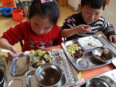 1幼儿园吃饭难题