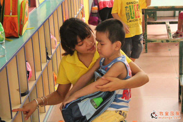孩子新学期入园哭闹